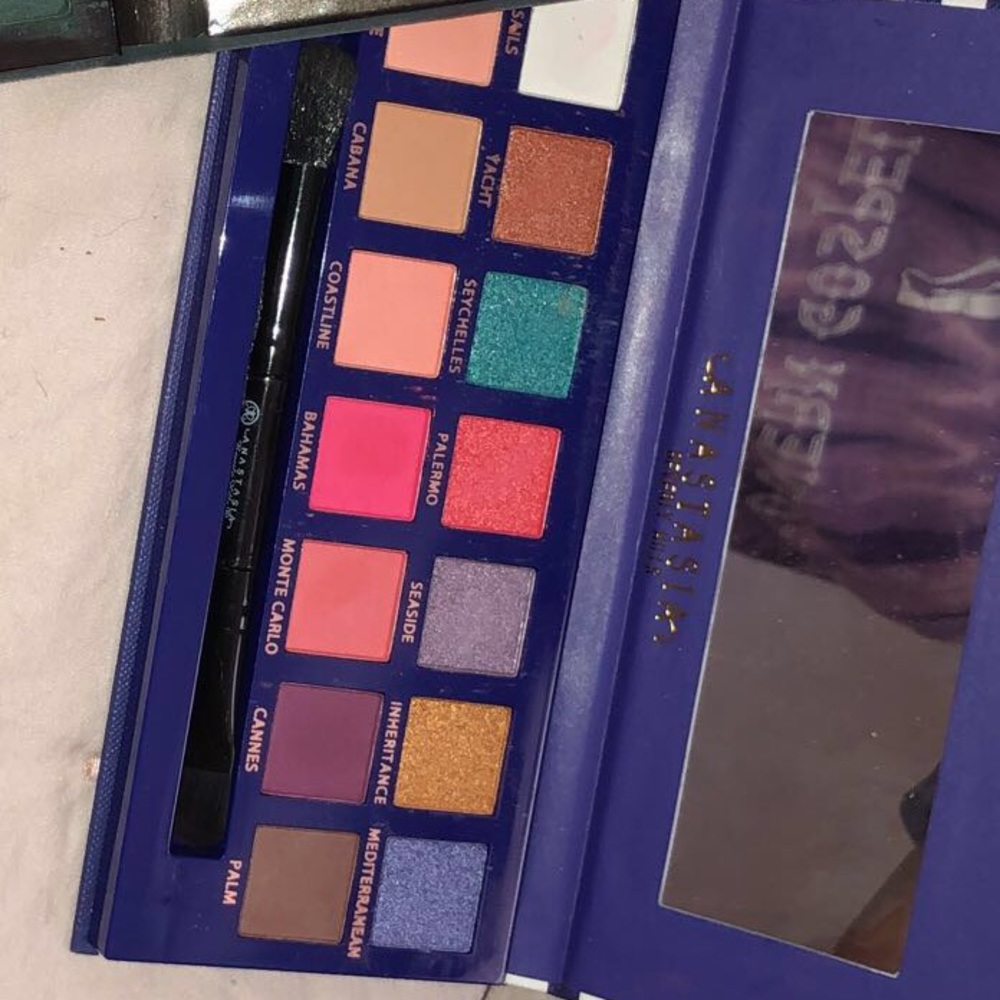 Riviera Anastasia pallet